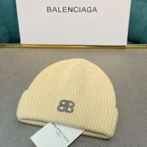 Balenciaga BB Knitted Hat In Beige